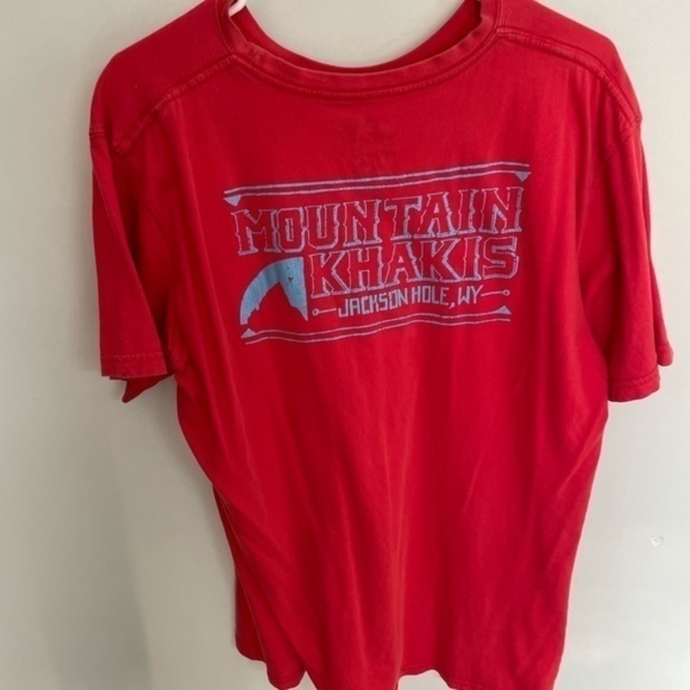 Mountain khaki tee